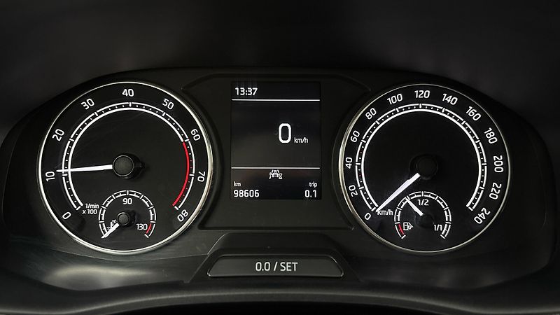 Škoda Fabia 1.0 TSI Style - fotka 10 z 23