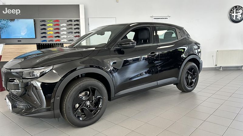 Alfa Romeo Junior 1.2T 145k Ibrida  - fotka 9 z 15