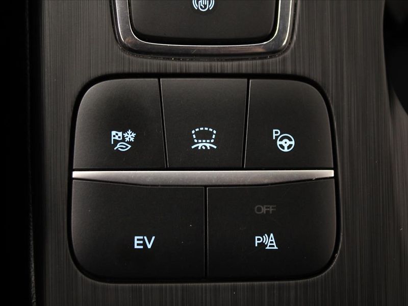 Ford Kuga 2,5 PHEV 165kW ST-line X 34tkm - fotka 22 z 26