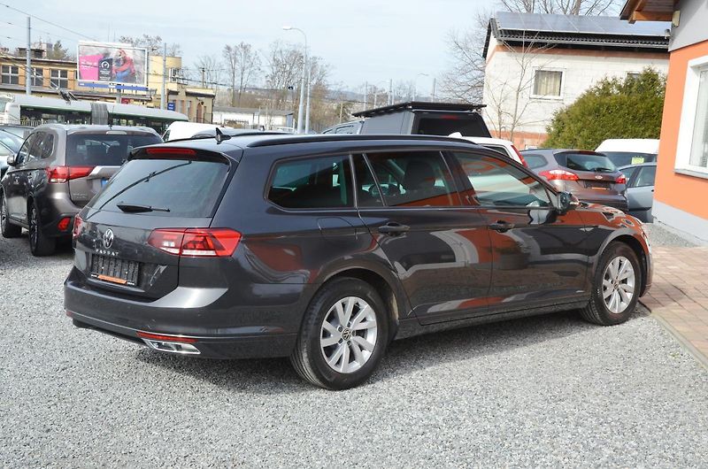 Volkswagen Passat (2021) 2.0 TDi DSG / LED / 74.300km  - fotka 6 z 35