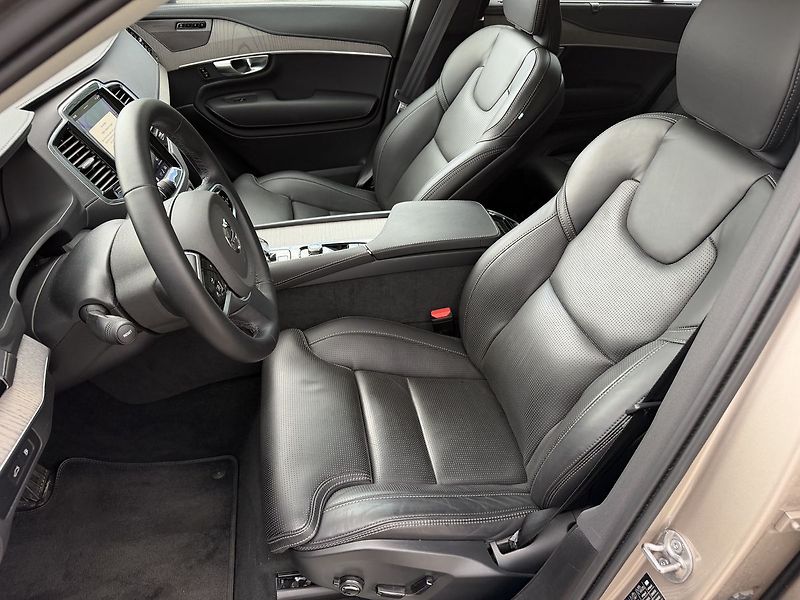 Volvo XC90 PlusDark T8,AWD,Plug-in hybrid - fotka 11 z 26
