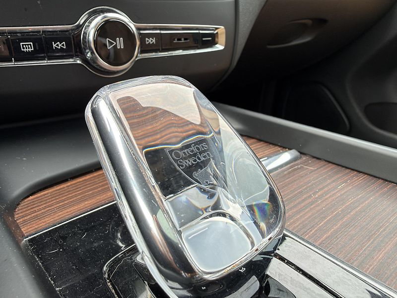 Volvo XC60 (2023) T6 AWD Recharge Plus Bright - fotka 31 z 51