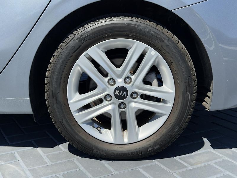 Kia Ceed 1.0 t-gdi 88 kW / DPH - fotka 9 z 20