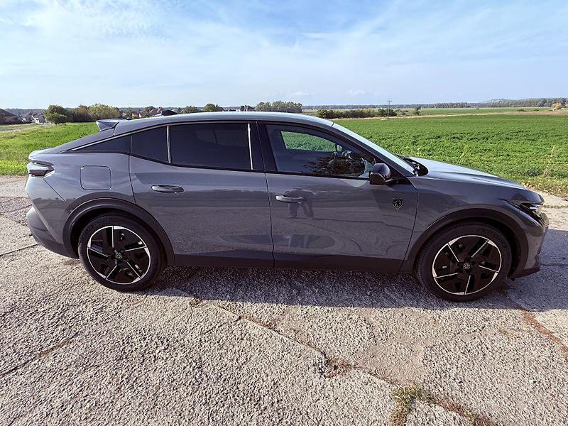 Peugeot 408 (2025) 408 GT Hybrid 136 e-DCS6 - fotka 5 z 20