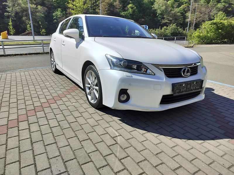 Lexus CT 200h plný servis v Lexusu  - fotka 1 z 32