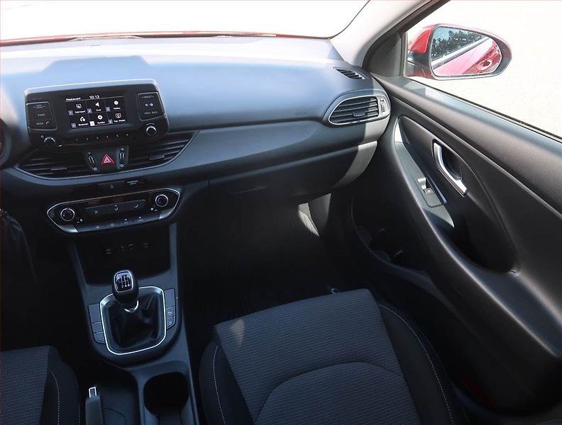 Hyundai i30 (2018) 1.0 T-GDI, Serv.kniha - fotka 8 z 18