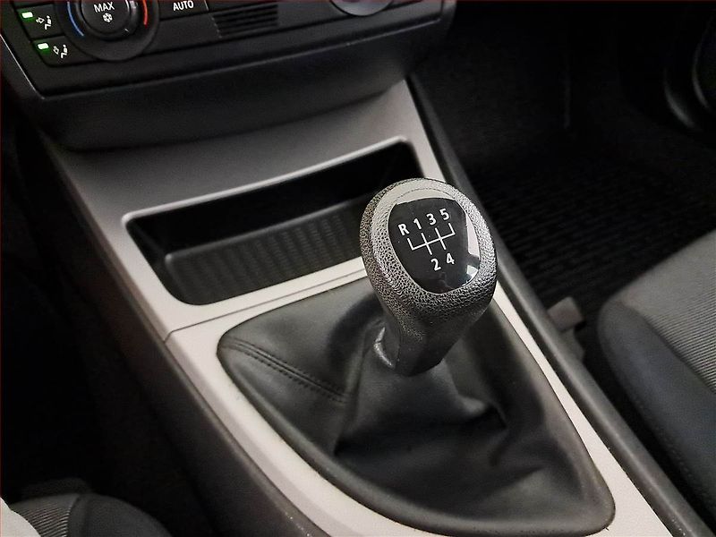 BMW Řada 1 (2004) 116i, po STK, jezdí výborně - fotka 13 z 16