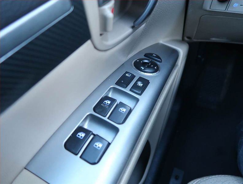 Hyundai Santa Fe (2010) 2.2 CRDi, 4X4, 7 míst - fotka 15 z 16