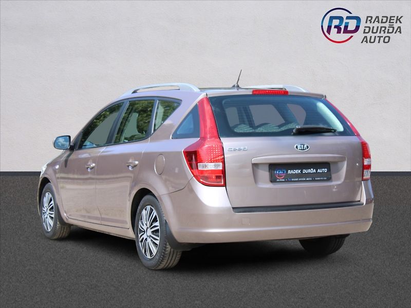 Kia Ceed 1,4 i  NOVÉ V ČR,1.MAJITEL - fotka 7 z 20