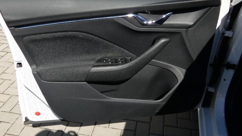 Škoda Scala 1.0 TSI Style - fotka 8 z 24
