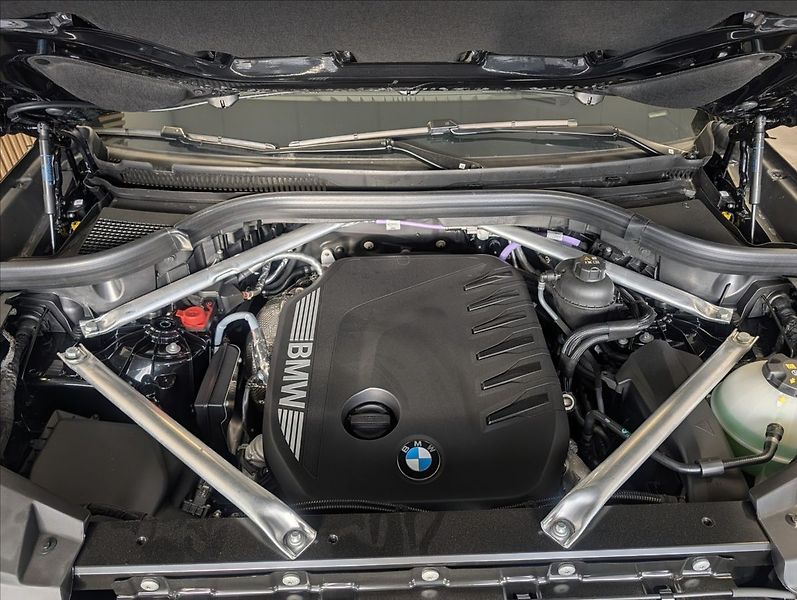 BMW X6 xDrive 30d M Sport - fotka 38 z 38