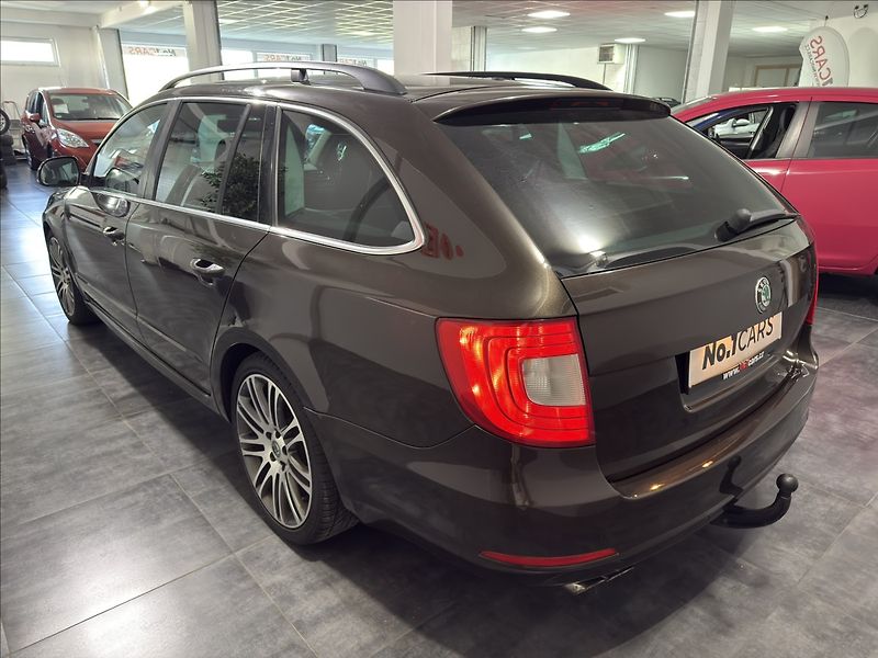 Škoda Superb 2,0   TDI 4X4 125KW ELEGANCE - fotka 4 z 31