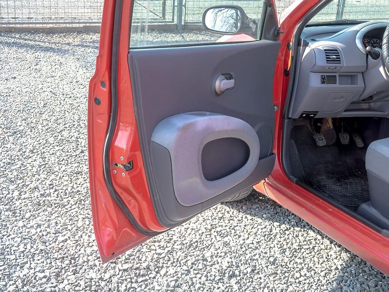 Nissan Micra (2003) 1.25i 59KW – PO ROZVODECH - fotka 9 z 36