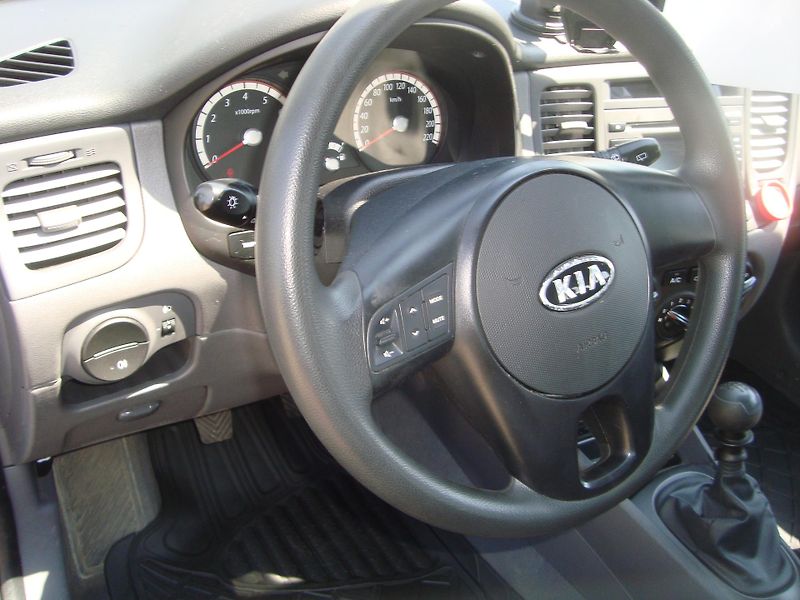 Kia Rio (2011) 1,4CVVT - fotka 12 z 17