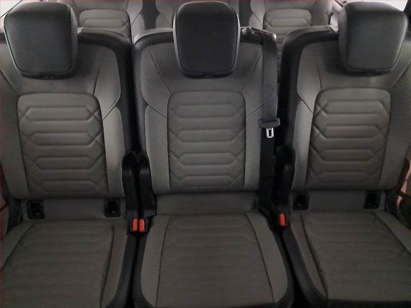 Volkswagen Caravelle (2025) Style 2.0 TDI 4Motion, ČR - fotka 10 z 21