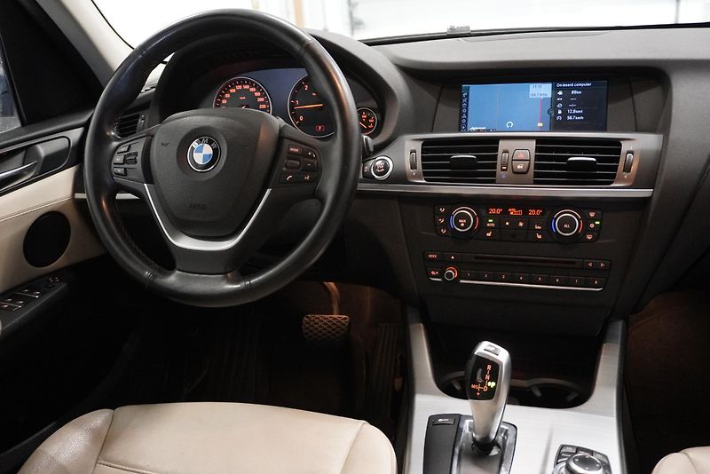 BMW X3 3,0 XDRIVE30D AUTOMAT - fotka 20 z 27