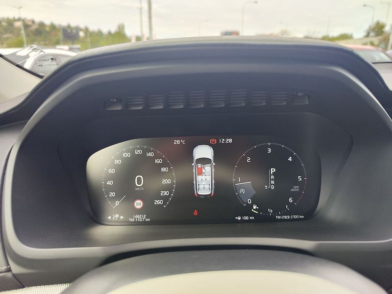 Volvo XC90 D5 2.0/173kW Inscription AT 4x - fotka 23 z 47