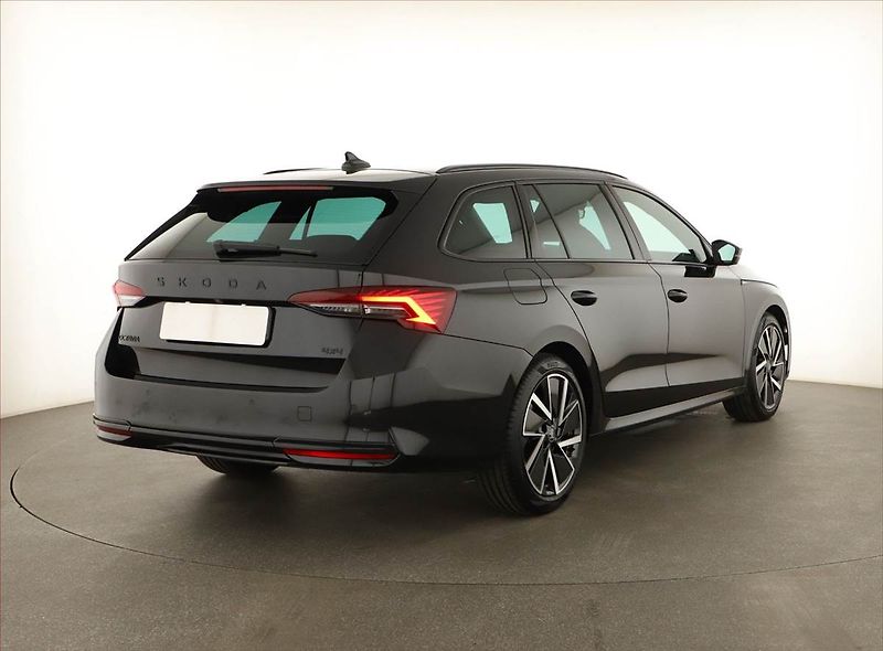 Škoda Octavia (2025) 2.0 TSI, SPORTLINE, AUTOMAT - fotka 5 z 20