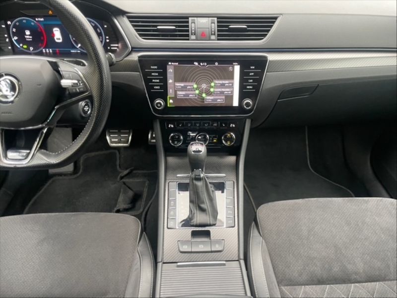 Škoda Superb 2,0 TDI Sportline DSG - fotka 10 z 11
