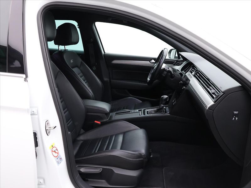 Volkswagen Passat 2.0 TDI 110kW DSG LED Kůže CZ - fotka 13 z 31