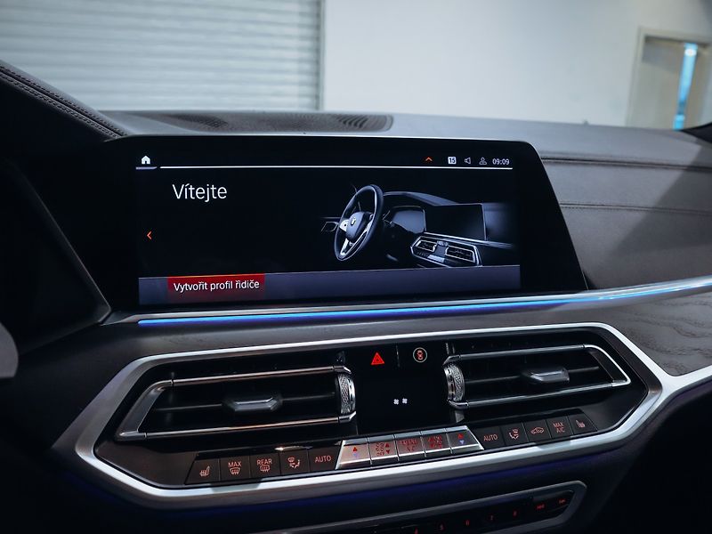 BMW X7 xDrive40i - fotka 26 z 32