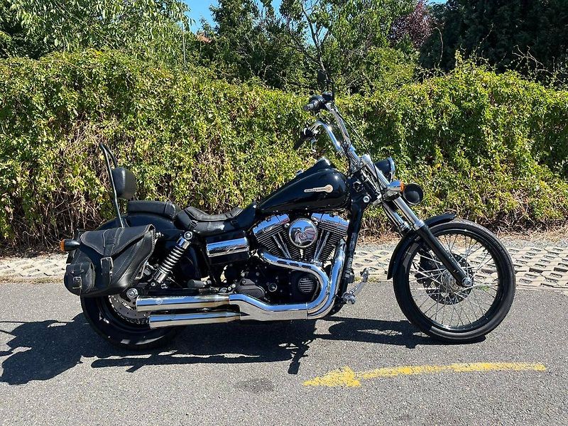 Harley-Davidson FXDWGI Dyna Wide Glide (2012) - fotka 2 z 16