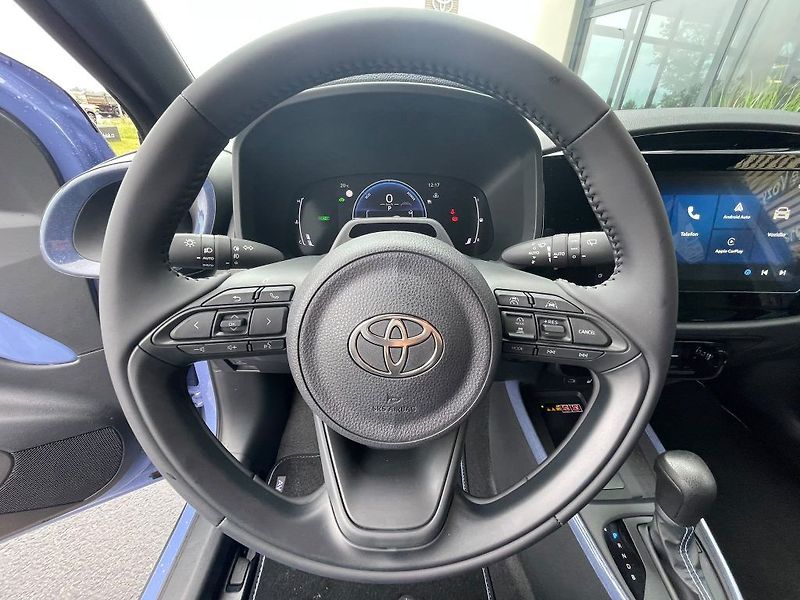 Toyota Aygo 1.5 Hybrid automat Style - fotka 20 z 27