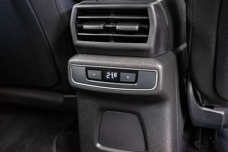 Audi Q4 e-tron 45*82kWH*REZERVACE* - fotka 13 z 46
