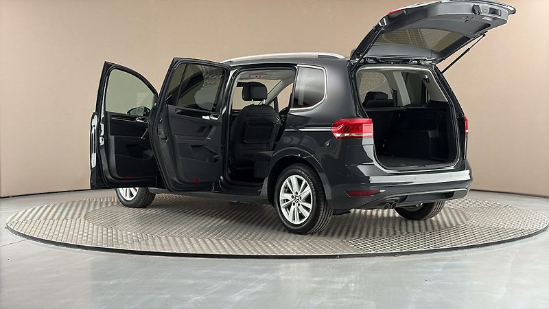 Volkswagen Touran 2.0 TDI Highline - fotka 7 z 24