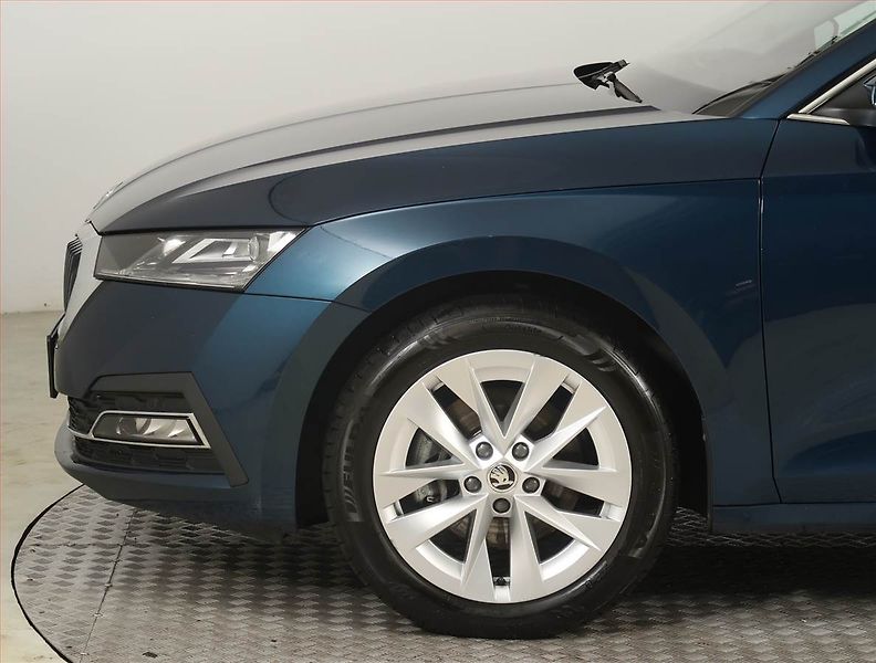 Škoda Octavia (2023) 2.0 TDI - fotka 15 z 23