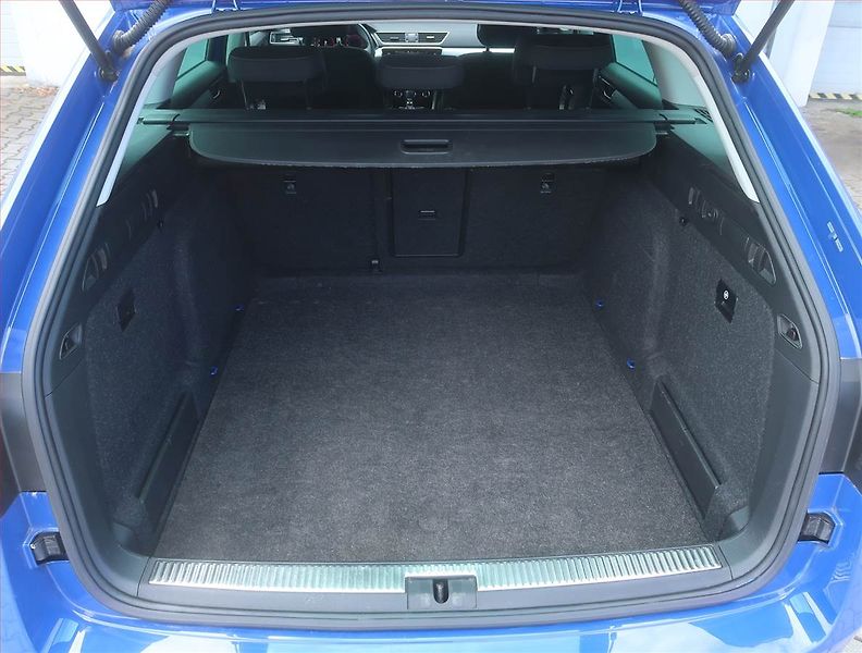 Škoda Superb (2023) Style 2.0 TDI - fotka 14 z 17