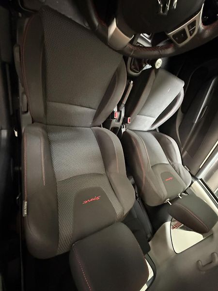 Suzuki Swift 1,6 Sport 100kW - fotka 13 z 27