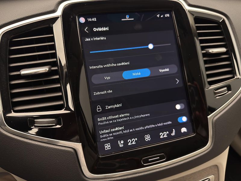 Volvo XC90 B5 AWD ULTIMATE AUT  - fotka 41 z 52