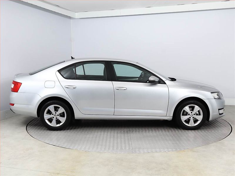 Škoda Octavia (2015) Elegance 2.0 TDI, Automat - fotka 6 z 15