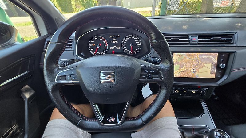 Seat Arona 1.5TSI 16V ACT FR 110KW  1MAJ. - fotka 31 z 47