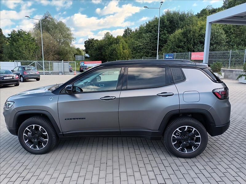 Jeep Compass 1,3 PHEV 132kW,TRAIL HAWK - fotka 8 z 50