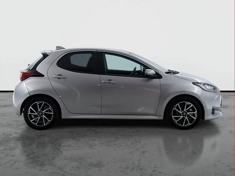 Toyota Yaris (2023) Style 1.5 VVT-i Hybrid - fotka 6 z 18