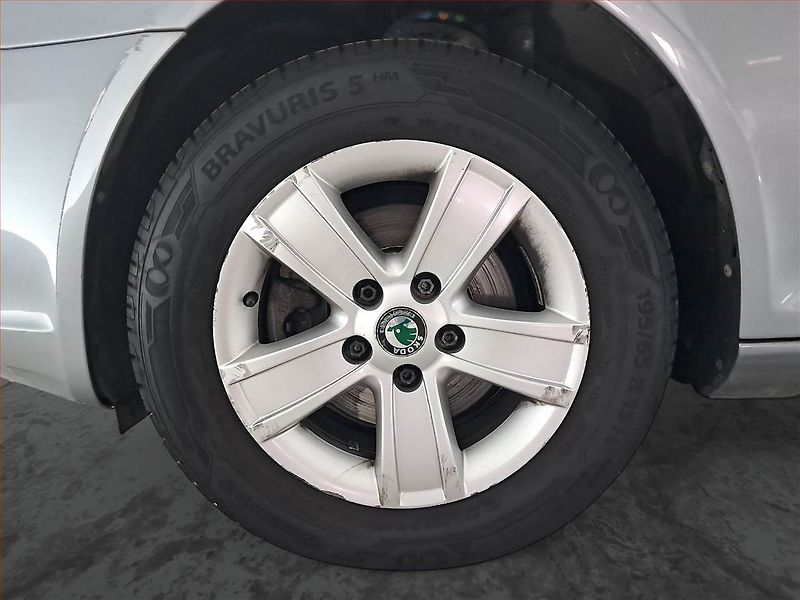 Škoda Octavia (2012) 1.2 TSI, jezdí výborně - fotka 15 z 18