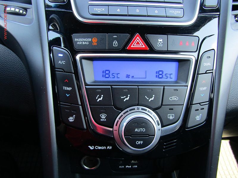 Hyundai i30 (2016) 1.6GDi, ČR, AC - fotka 16 z 22