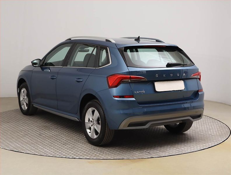 Škoda Kamiq (2020) Ambition 1.0 TSI, ČR,1.maj - fotka 4 z 26