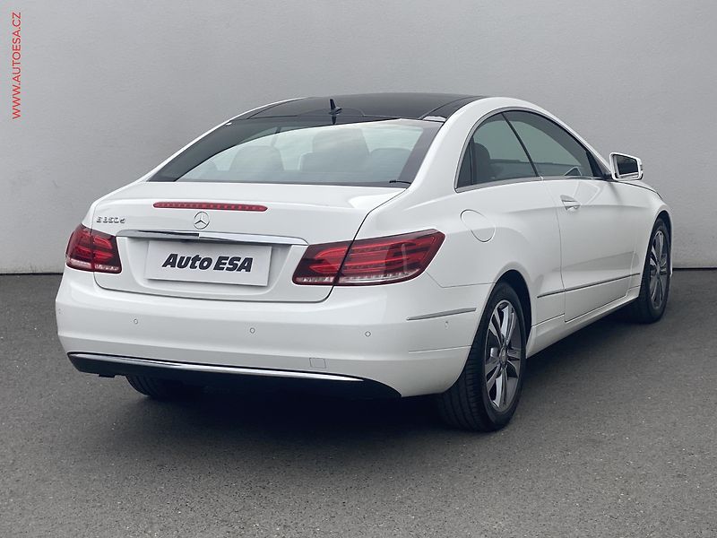 Mercedes-Benz Třídy E (2016) 3.0 d E 350 d, 1.maj,ČR - fotka 4 z 21