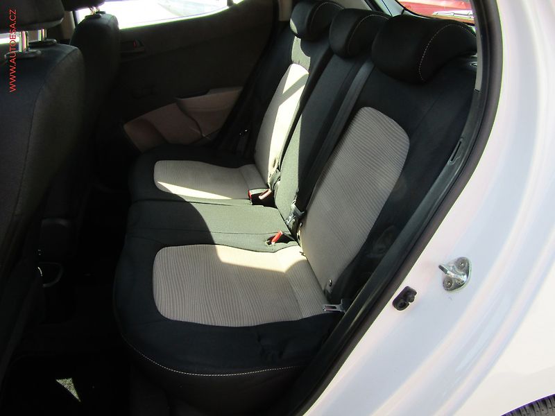 Hyundai i10 (2016) 1.0i, AC - fotka 10 z 19