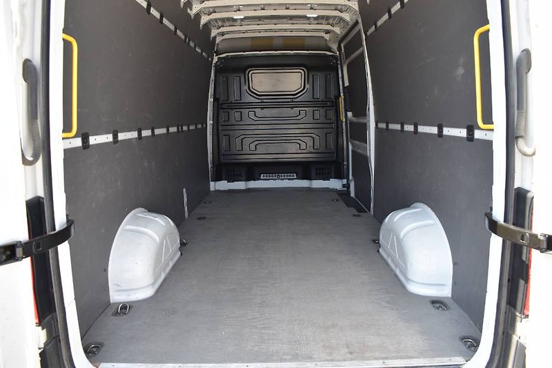 Volkswagen Crafter (2023) 2.0TDI 103kW, LED - fotka 13 z 24