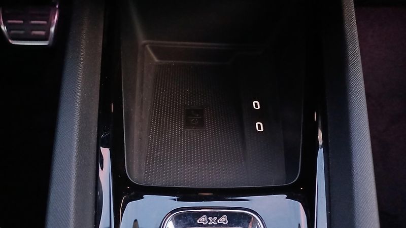 Škoda Octavia SCOUT TSI 4x4-WEBA-PANO-HUD-TZ - fotka 36 z 50