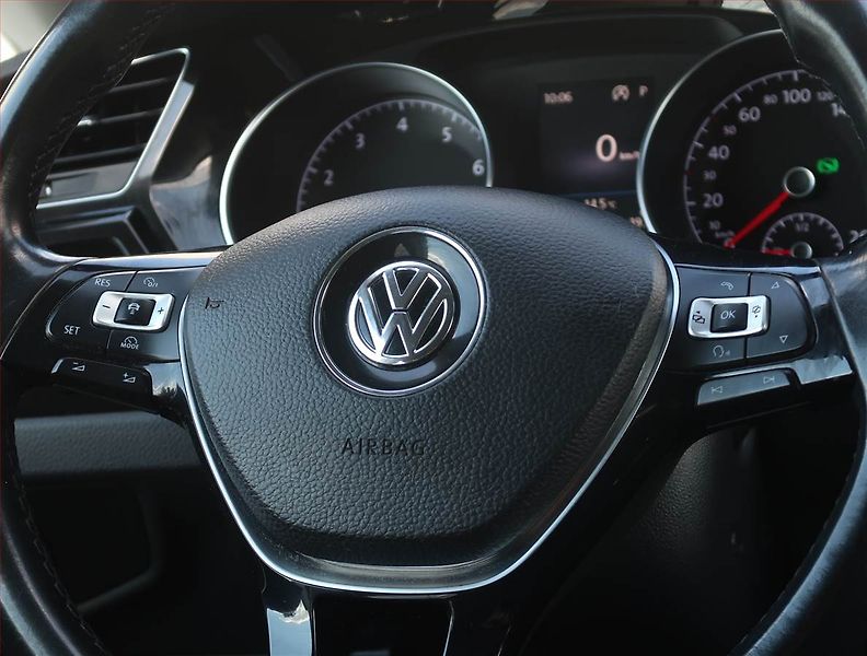 Volkswagen Touran (2017) Highline 1.8 TSI, Automat - fotka 22 z 22