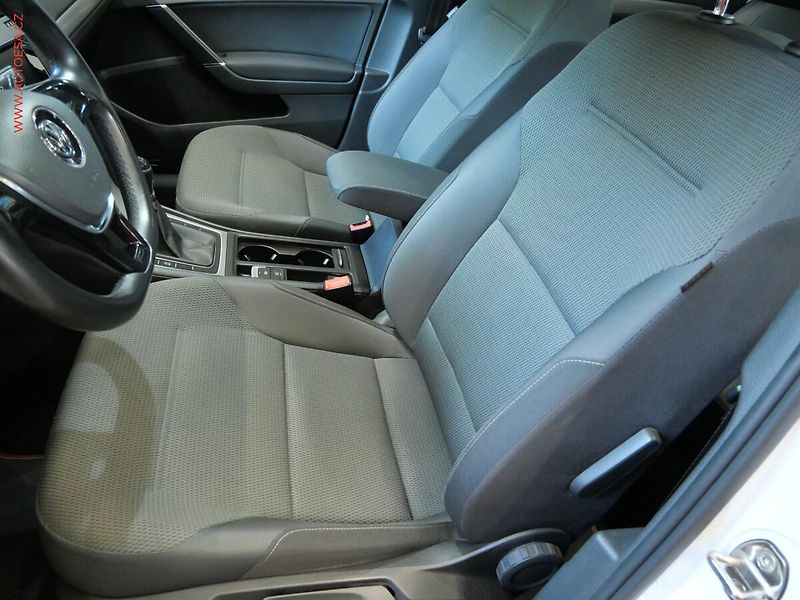 Volkswagen Golf (2014) 1.2TSi, ČR, AC, temp - fotka 10 z 23