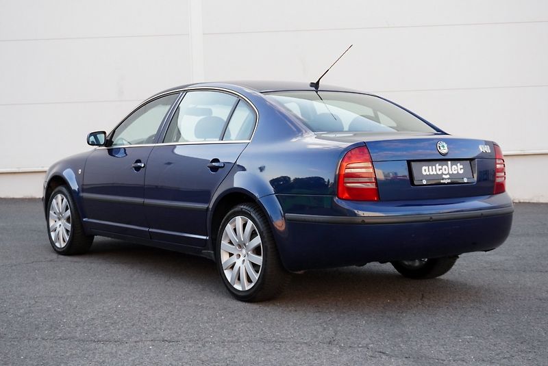 Škoda Superb 1.9 TDi COMFORT - fotka 13 z 31