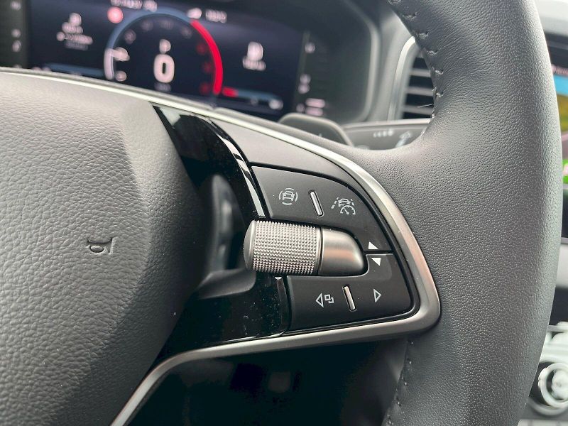 Škoda Karoq (2024) Top Selection 2.0 TDI 110 kW 4 - fotka 33 z 34