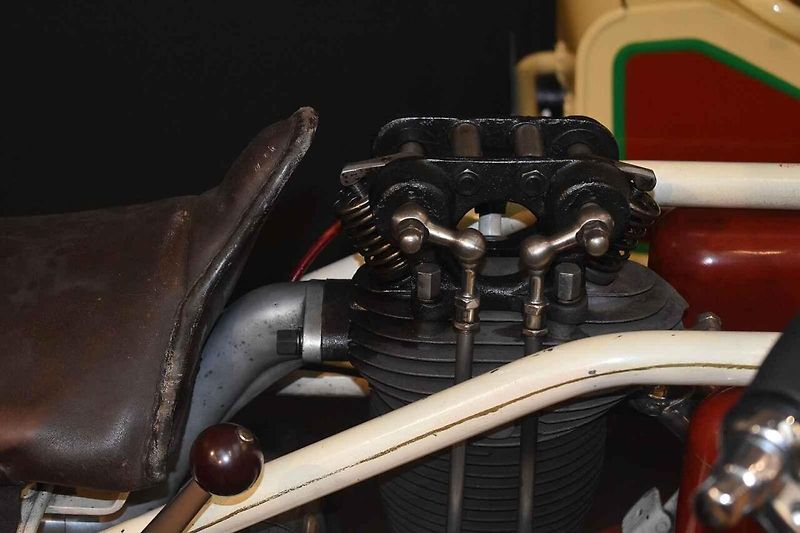 Cestovní z roku 1930.