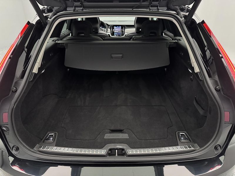 Volvo V90 T6 AWD RECHARGE BRIGHT PLUS  - fotka 5 z 46